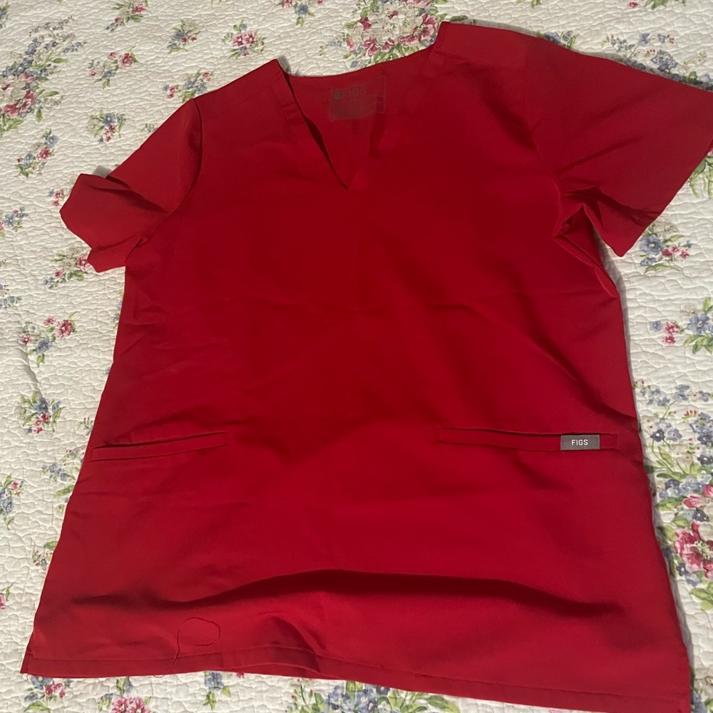 Figs L Red Top